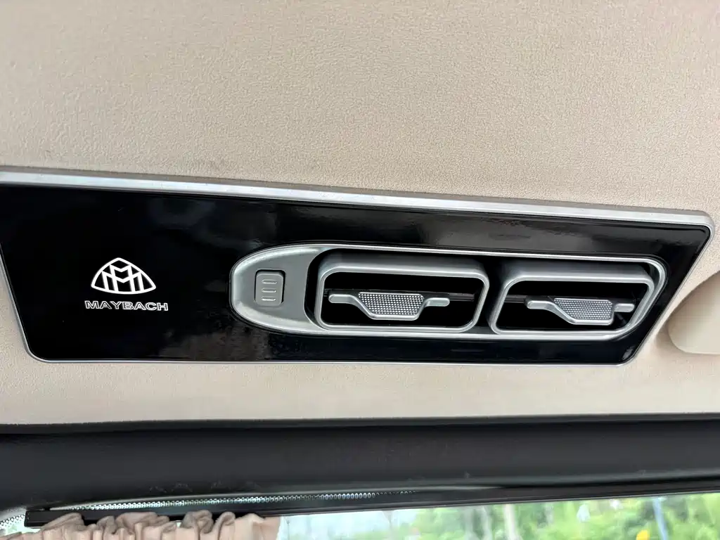 Mercedes-Benz V-Class 2022 — фото 13