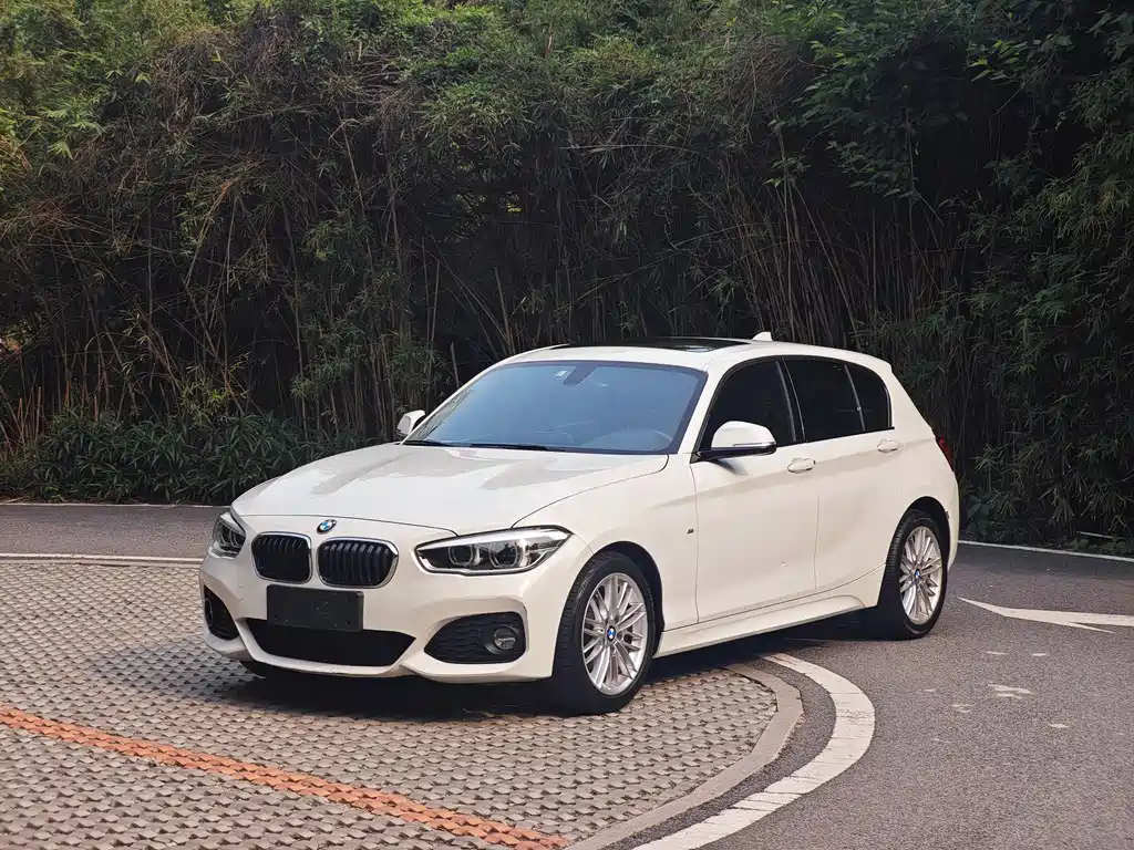 BMW 1 Series 2018 — фото 1