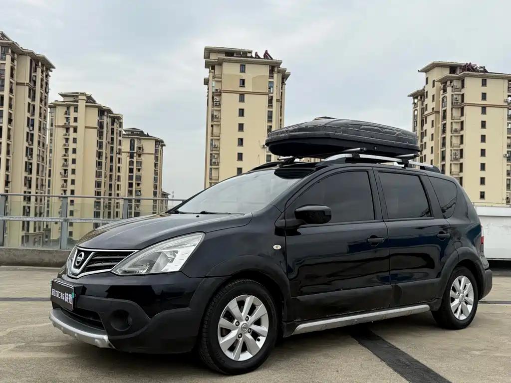 Nissan Livina 2015