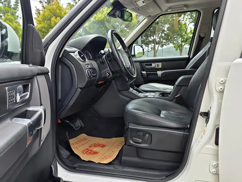 Land Rover Discovery 2016 — фото 16