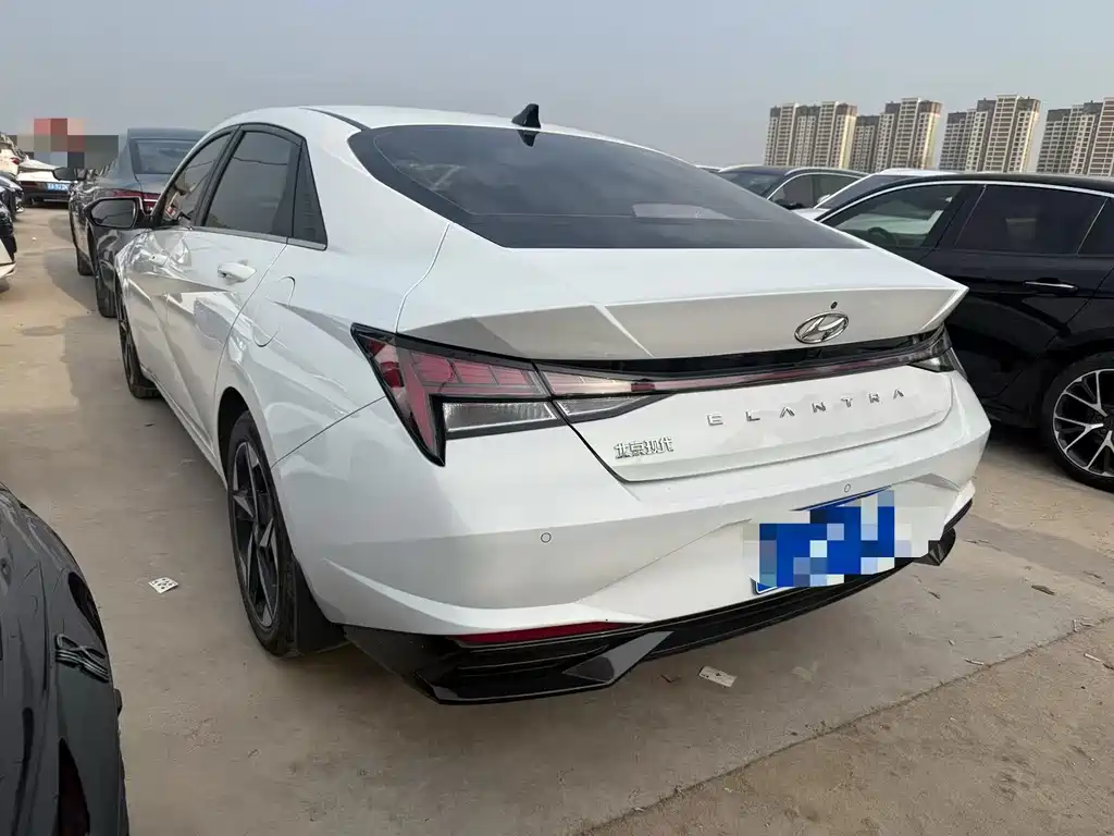 Hyundai Elantra 2022