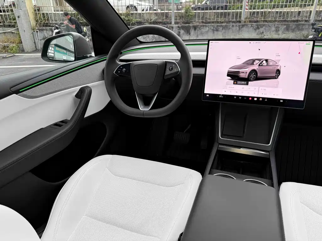 Tesla Model Y 2026 — фото 12