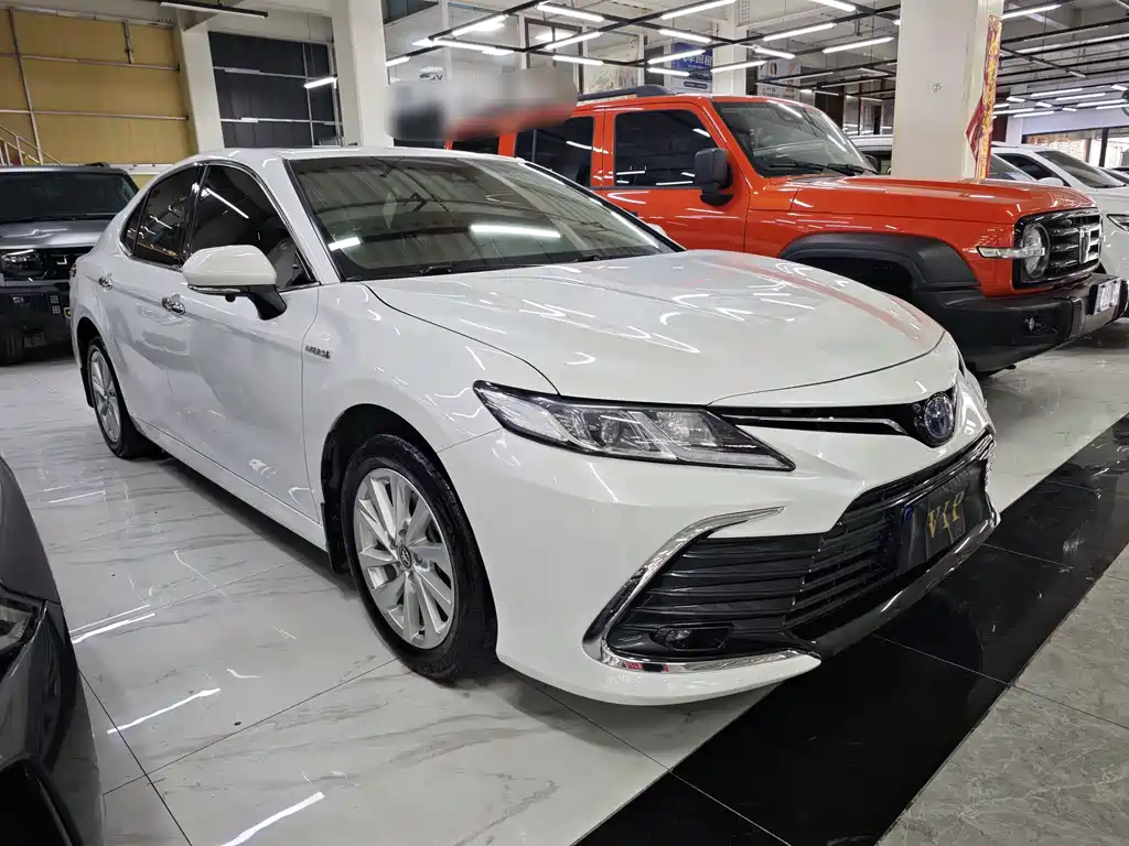 Toyota Camry 2021 — фото 3