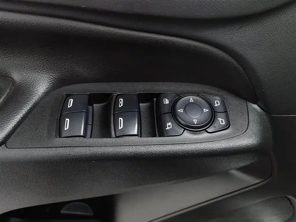 Chevrolet Equinox 2018 — фото 9