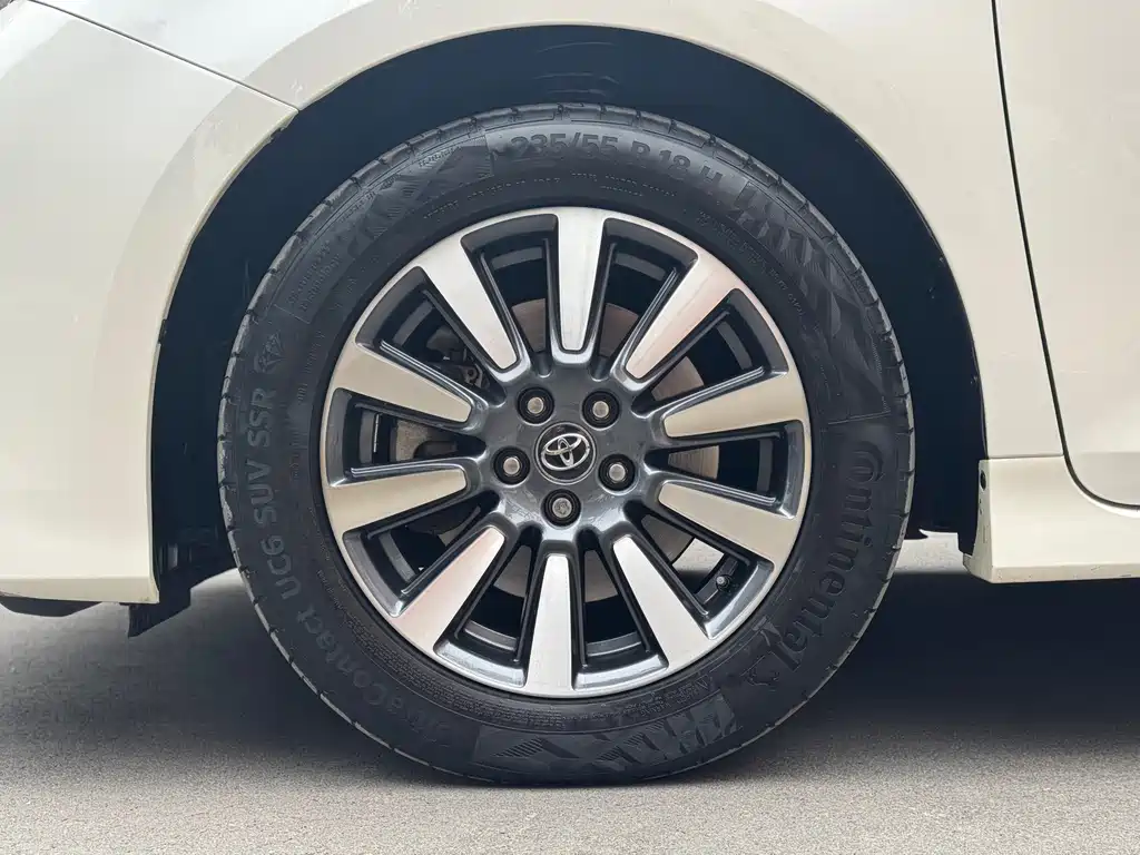Toyota Sienna 2019 — фото 29