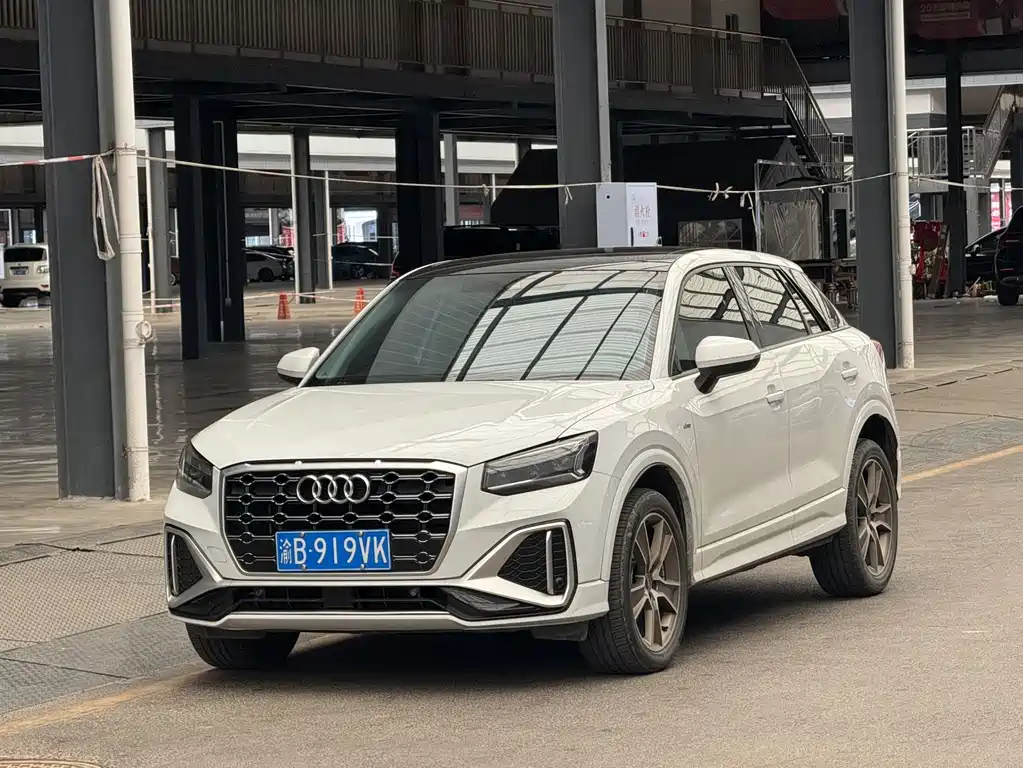 Audi Q2L 2023 — фото 1