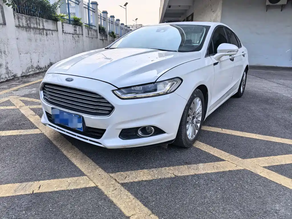 Ford Mondeo 2014 — фото 1