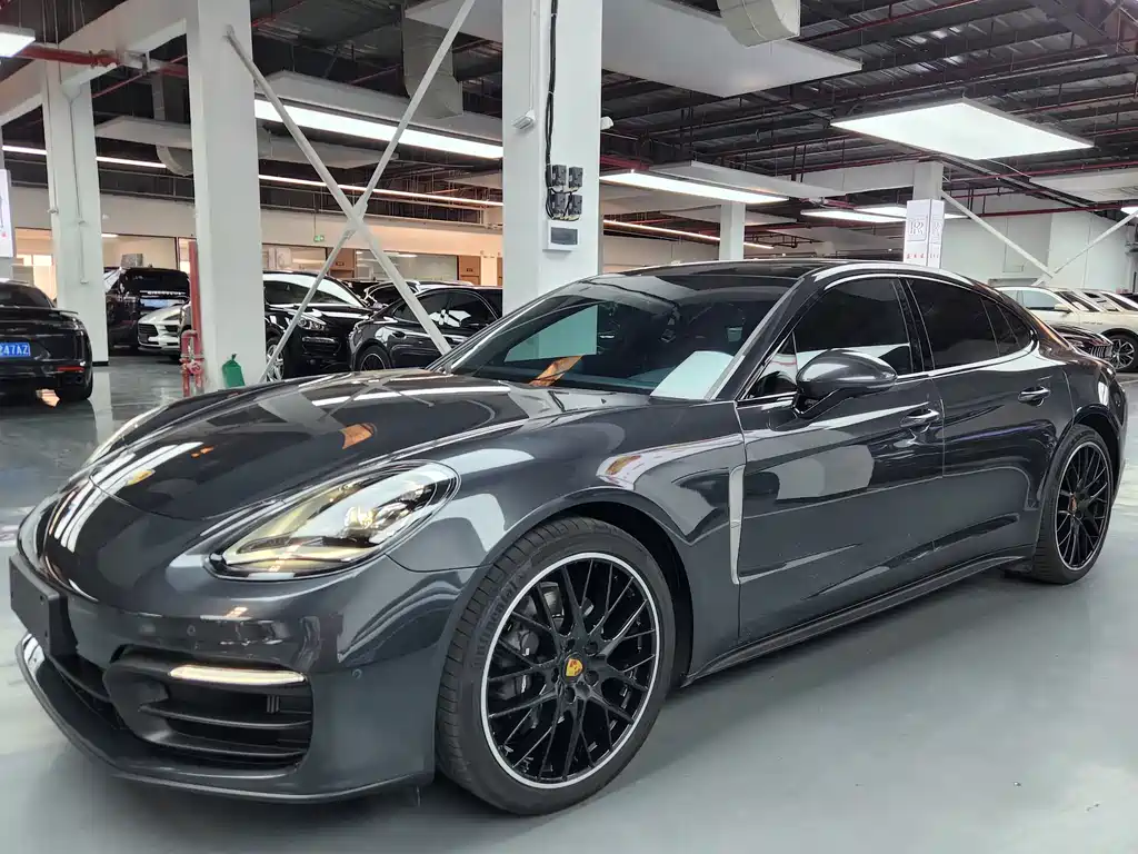 Porsche Panamera 2021