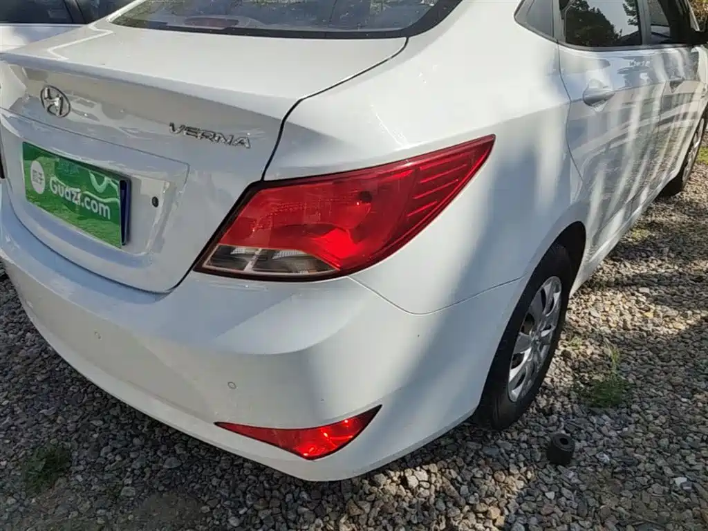 Hyundai Verna 2017 — фото 8