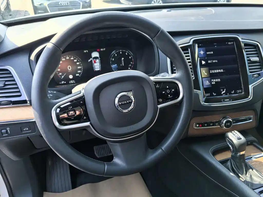 Volvo XC90 2017 — фото 9