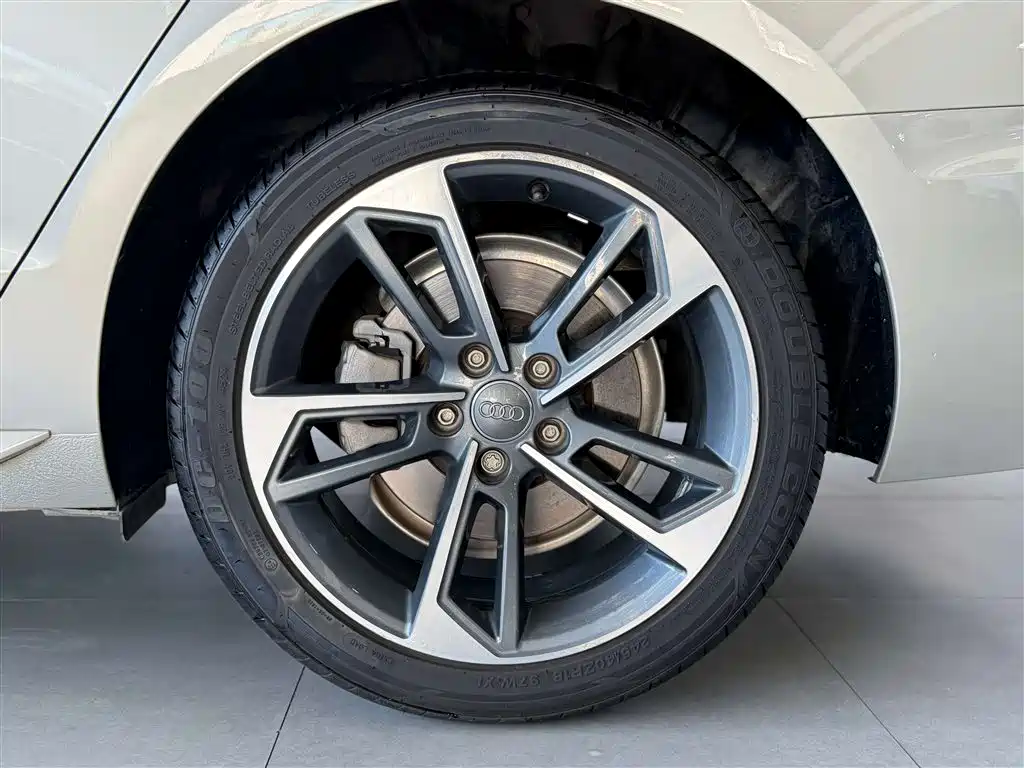 Audi A4L 2021 — фото 11