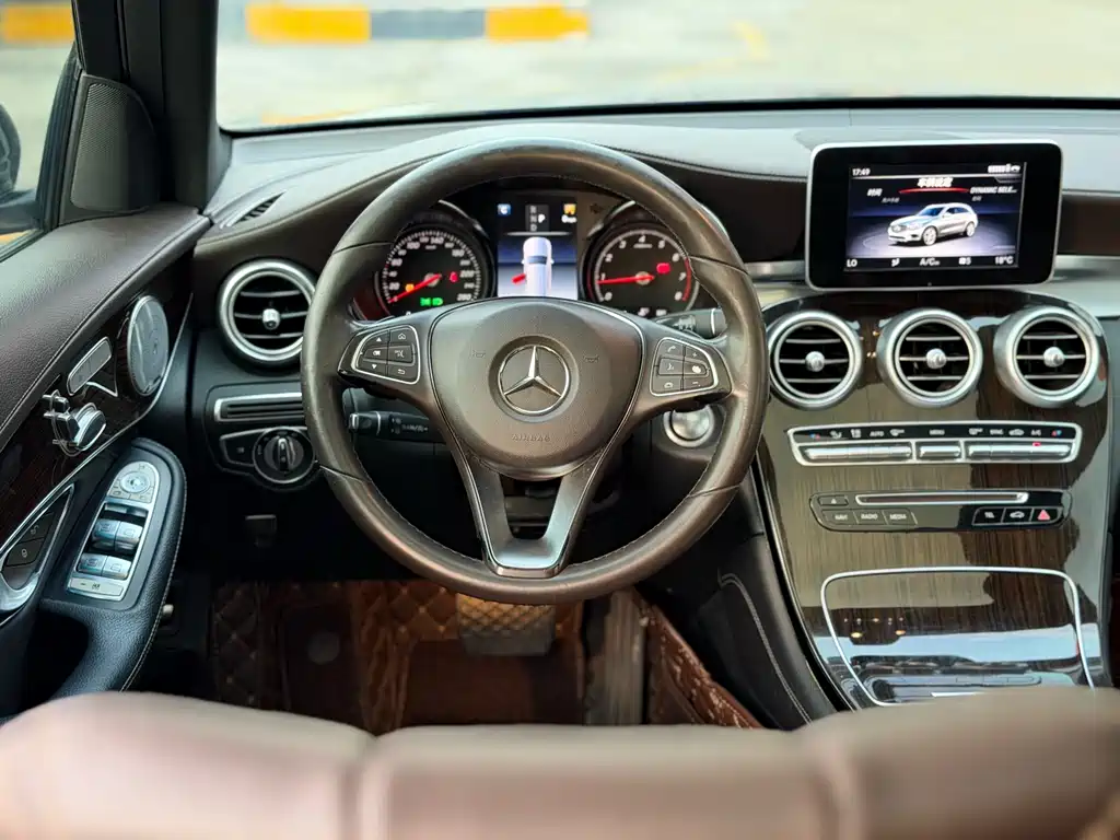 Mercedes-Benz GLC 2018 — фото 8