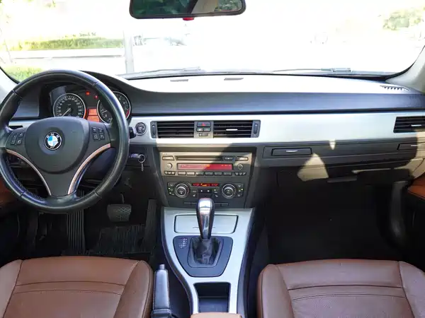 BMW 3 Series 2010