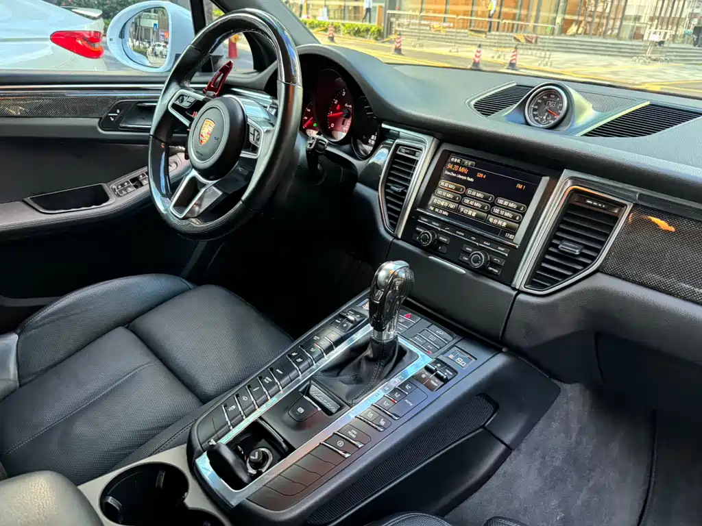 Porsche Macan 2015 — фото 9