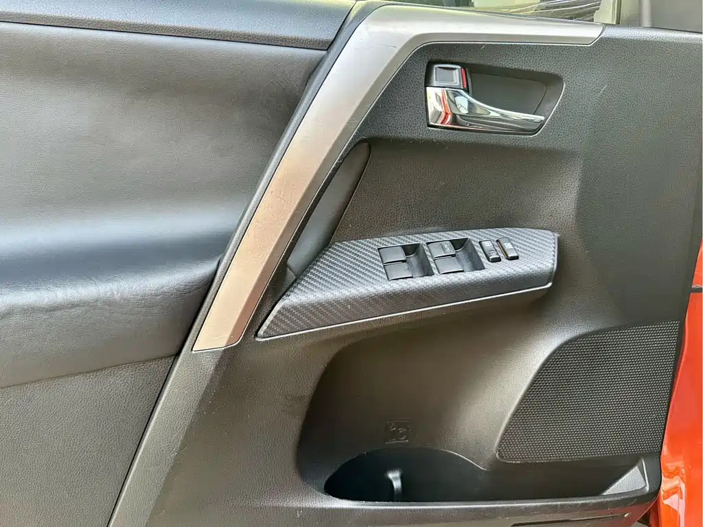 Toyota RAV4 2014 — фото 18