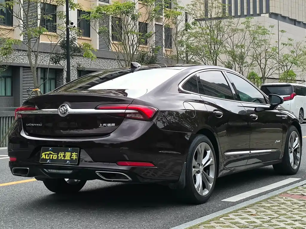 Buick LaCrosse 2022 — фото 3