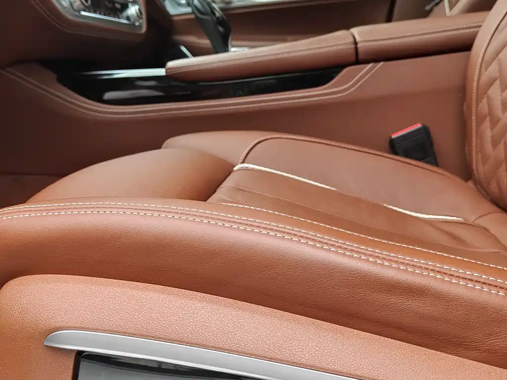 BMW 7 Series 2017 — фото 16