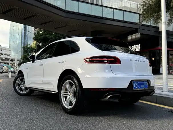 Porsche Macan 2015 — фото 11
