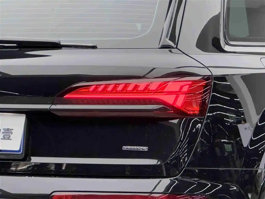 Audi Q7 2025 — фото 18
