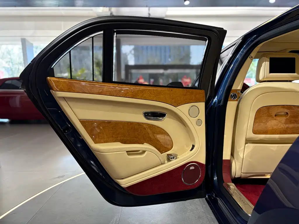 Bentley Mulsanne 2013 — фото 18