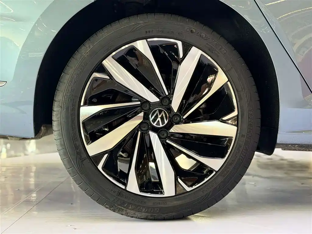 Volkswagen Passat 2022 — фото 11