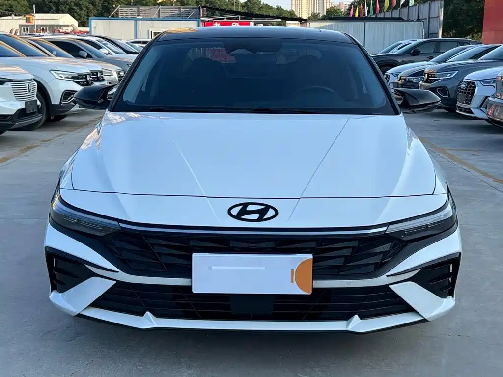 Hyundai Elantra 2023