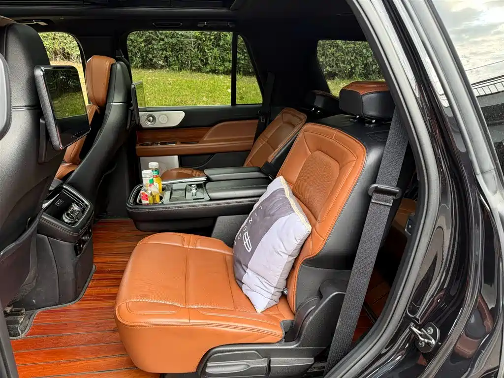 Lincoln Navigator 2020 — фото 10