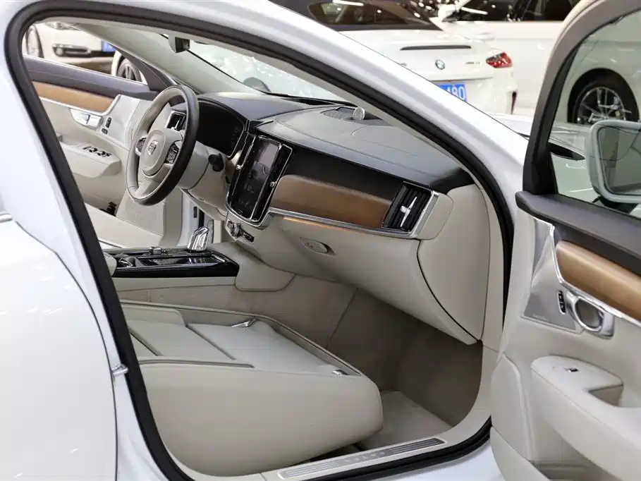 Volvo S90 PHEV 2020 — фото 20