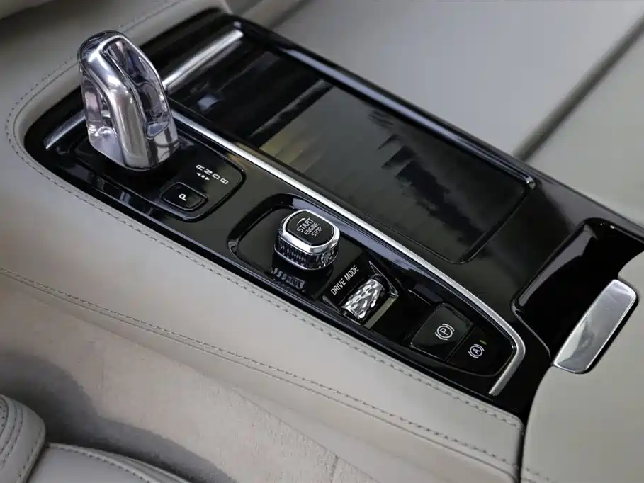 Volvo S90 PHEV 2020 — фото 12