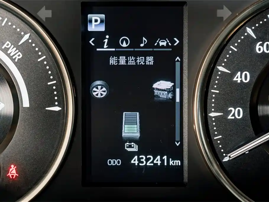 Toyota Vellfire 2022 — фото 10