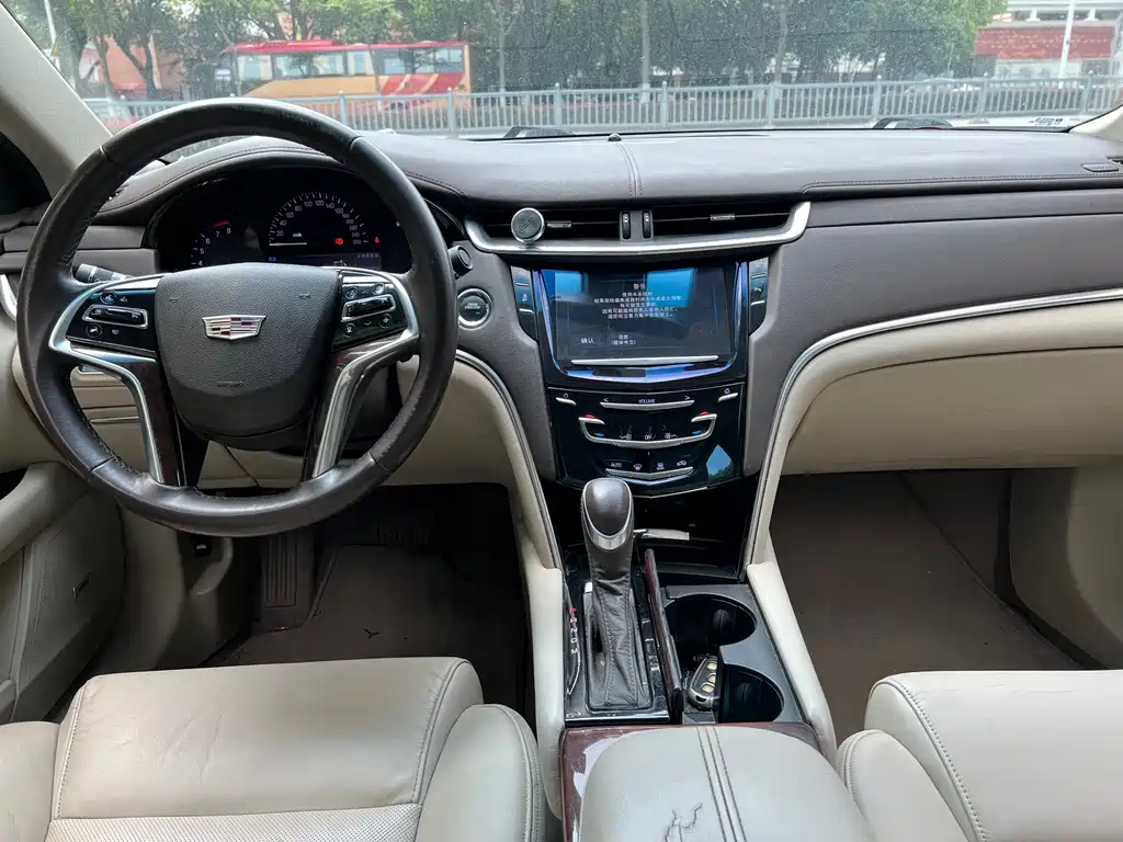 Cadillac XTS 2016 — фото 11