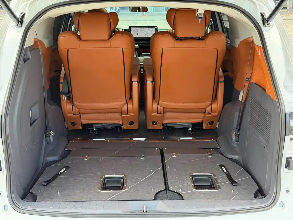 Toyota Sienna 2023 — фото 11