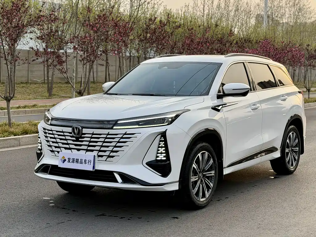 Changan CS75 PLUS 2024 — фото 1