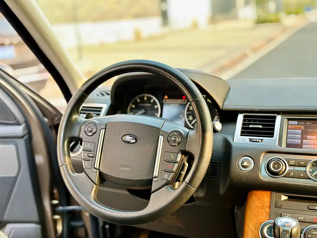 Land Rover Sport 2012 — фото 19