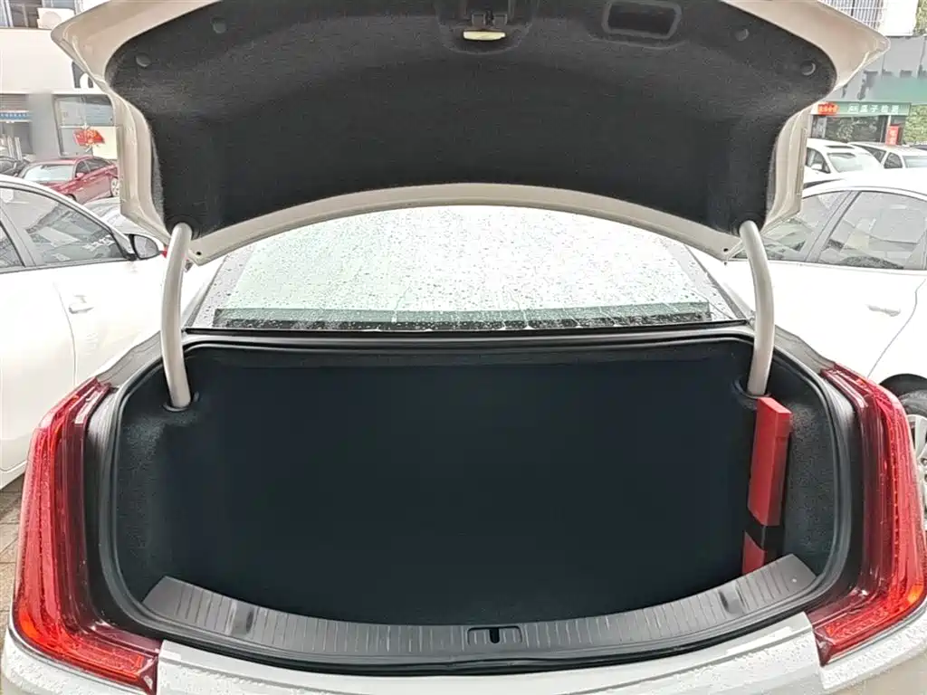Cadillac XTS 2018 — фото 19