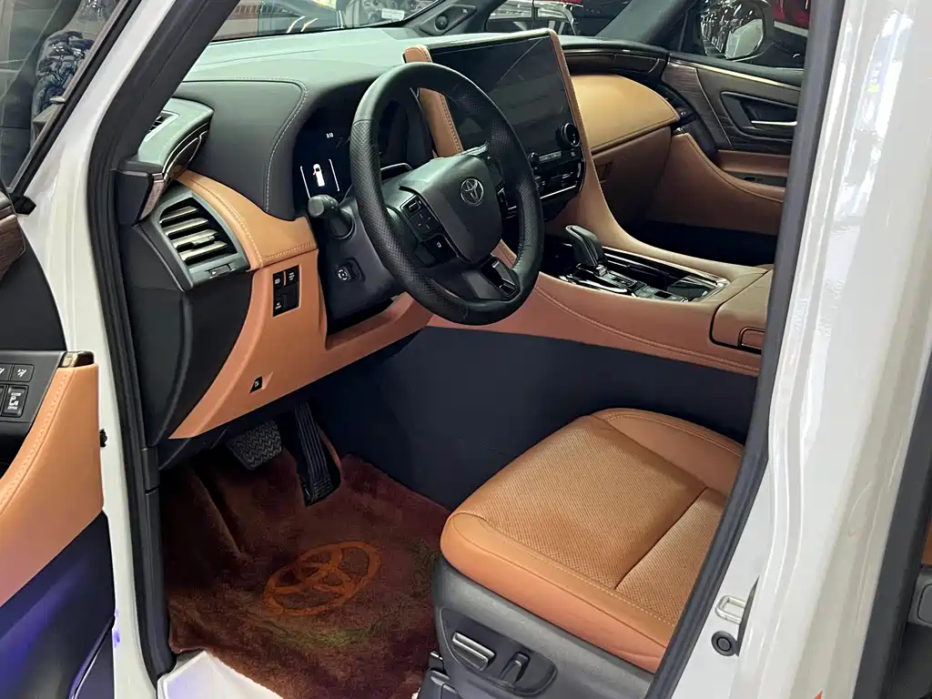 Toyota Alphard 2024 — фото 4