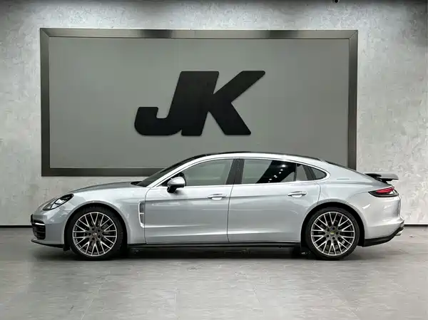 Porsche Panamera 2022