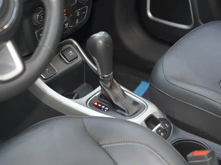 Jeep Compass 2019 — фото 16