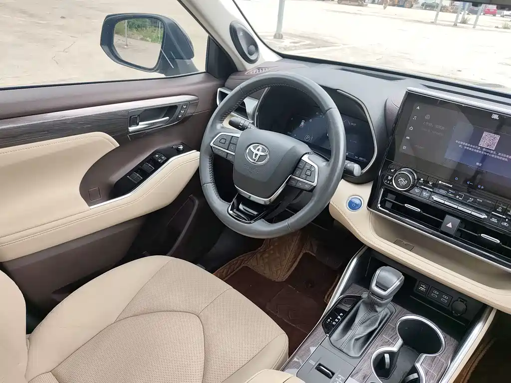 Toyota Highlander 2022 — фото 19