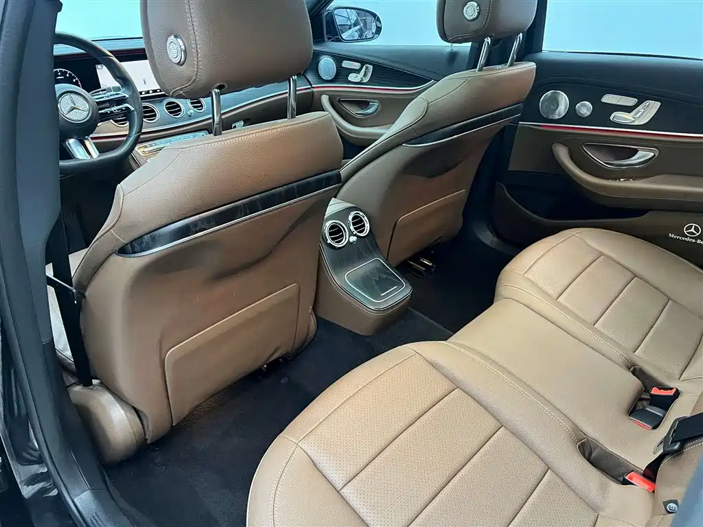 Mercedes-Benz E-Class 2020 — фото 23