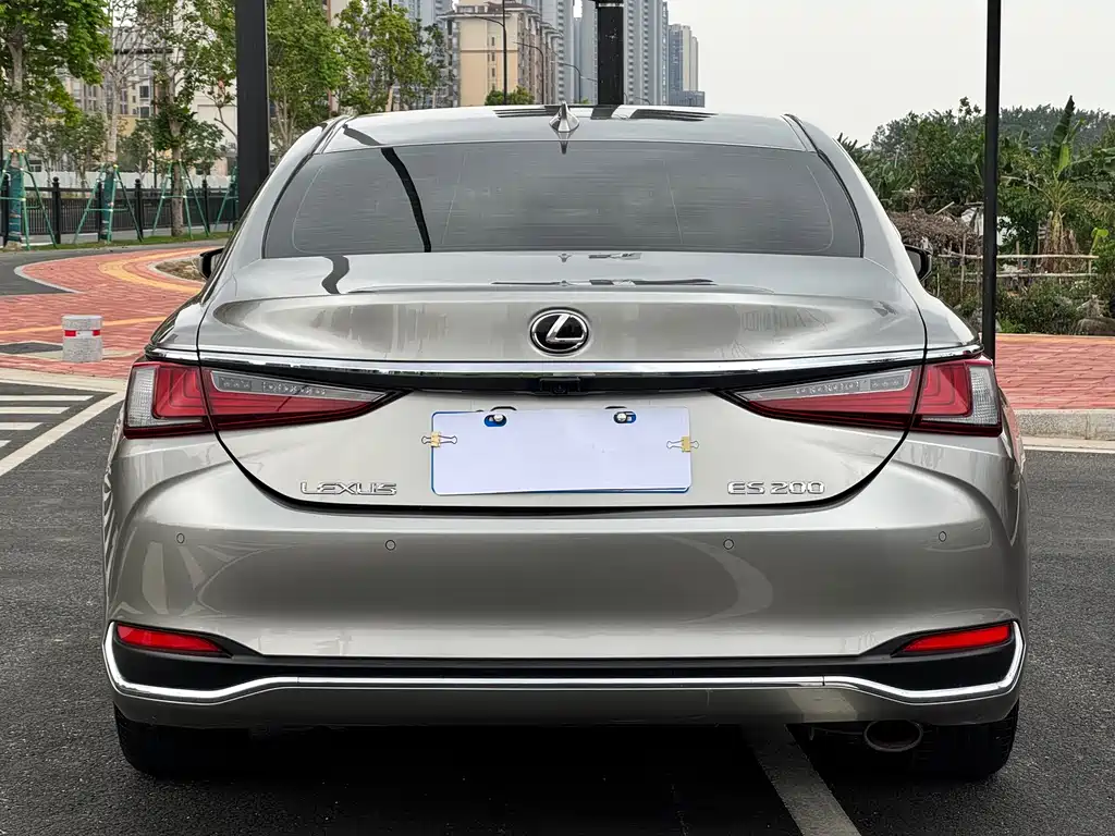 Lexus ES 2021 — фото 10