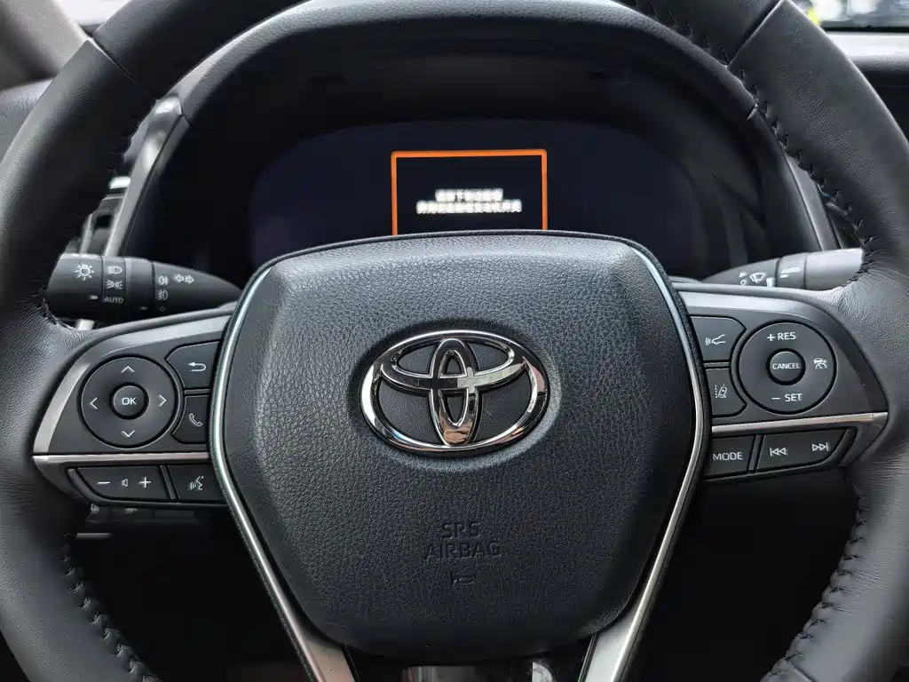 Toyota Camry 2022 — фото 19