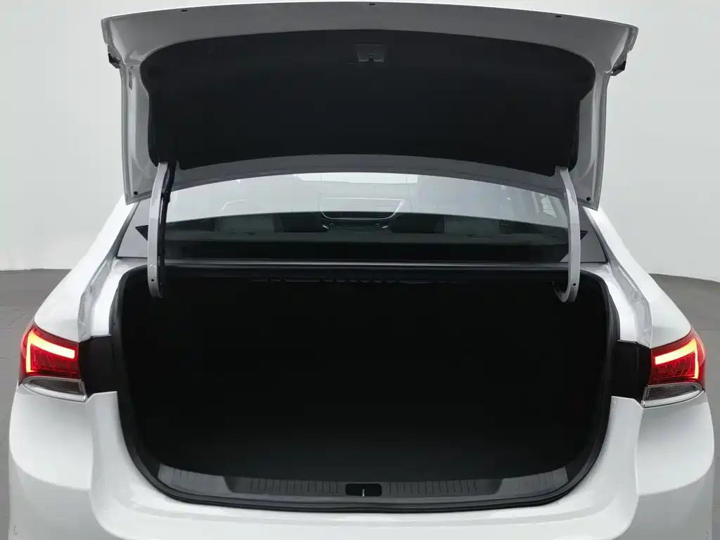 Buick Excelle 2022 — фото 16