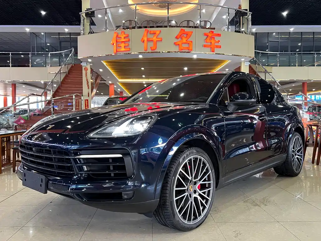 Porsche Cayenne 2022 — фото 1