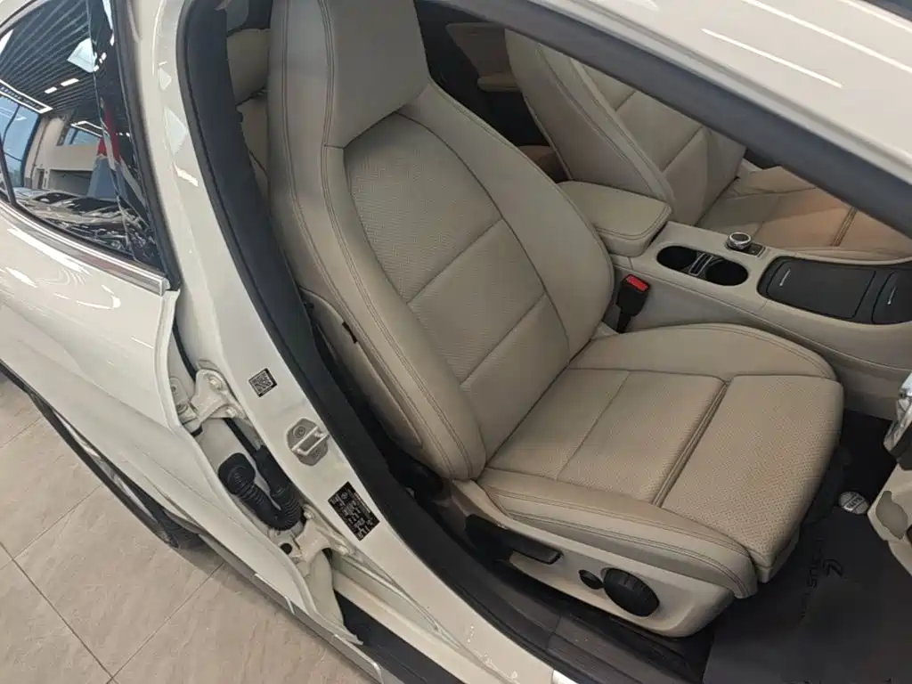 Mercedes-Benz GLA 2016 — фото 25