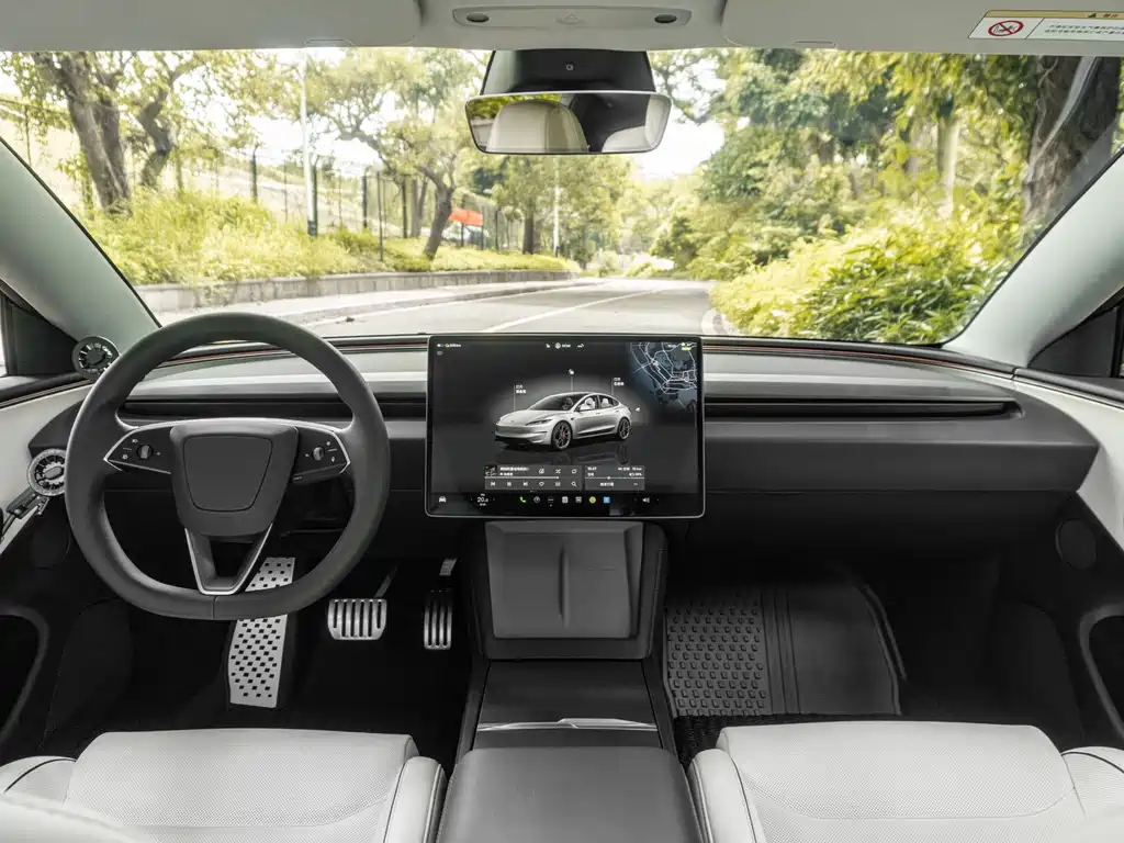 Tesla Model 3 2025 — фото 10