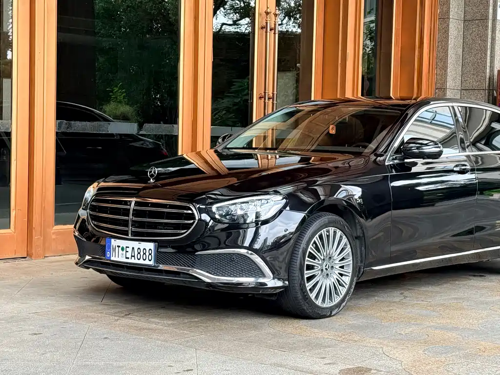 Mercedes-Benz E-Class 2022 — фото 3