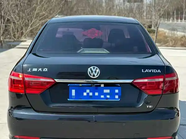 Volkswagen Lavida 2013