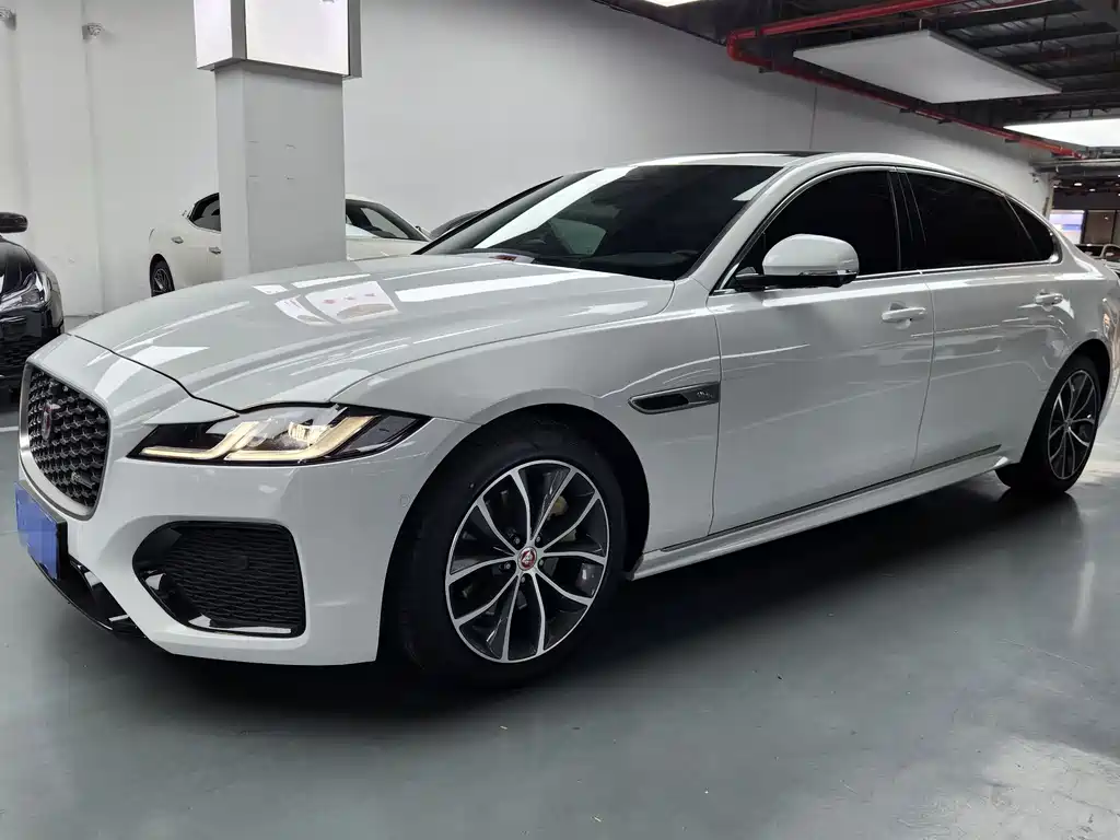 Jaguar XFL 2023 — фото 3