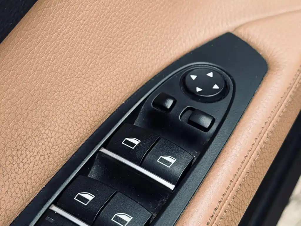 BMW 7 Series 2015 — фото 16